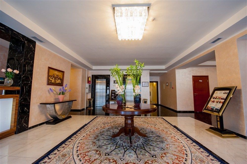 Goldman Empire Hotel Astana Exterior foto