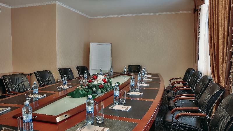Goldman Empire Hotel Astana Exterior foto